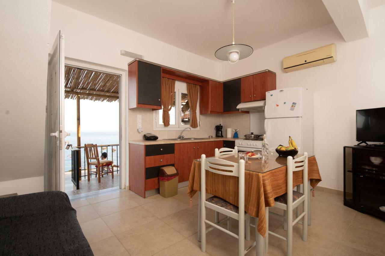 Beach View Kaloi Limenes Exterior photo