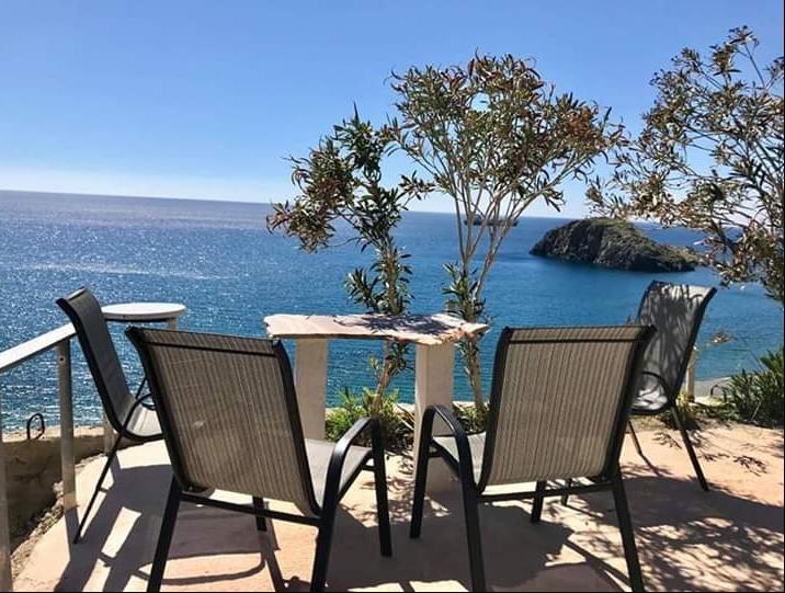 Beach View Kaloi Limenes Exterior photo